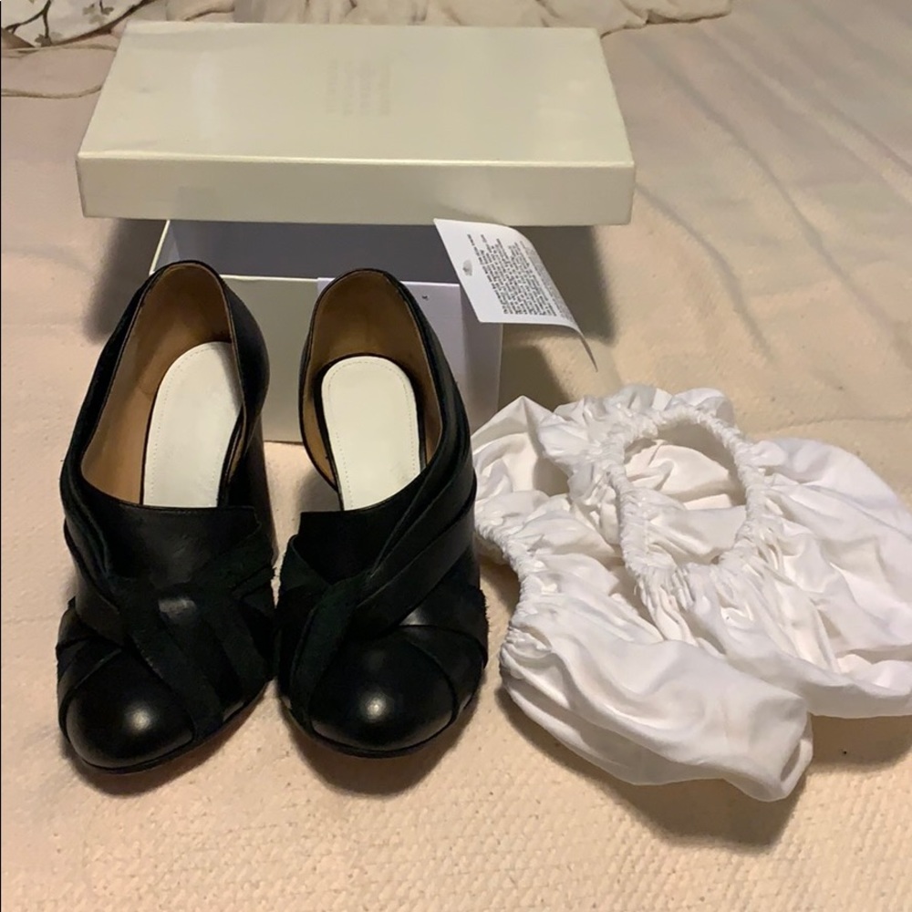 Healed shoes they are really pretty,well condition